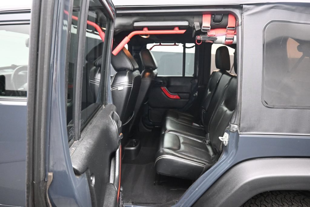 Used 2016 Jeep Wrangler Unlimited Rubicon w/ Connectivity Group AWD/4WD image 25