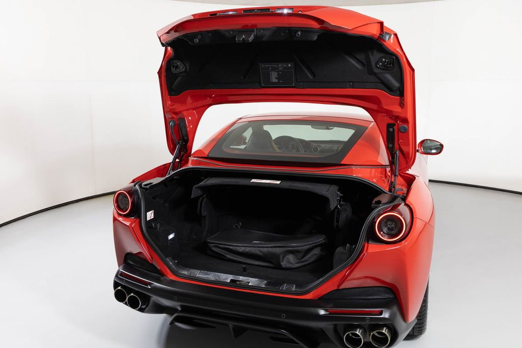 Used 2020 Ferrari Portofino image 14