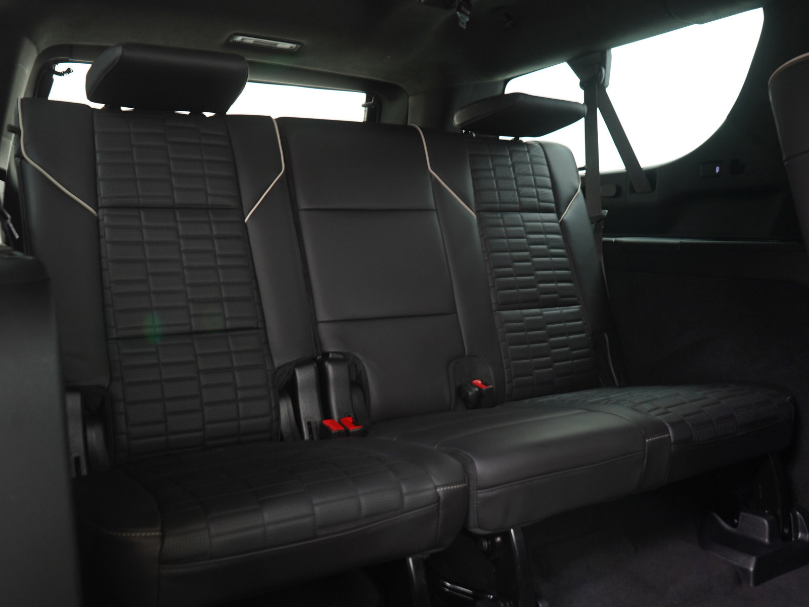 Used 2021 Cadillac Escalade ESV Sport Platinum image 17