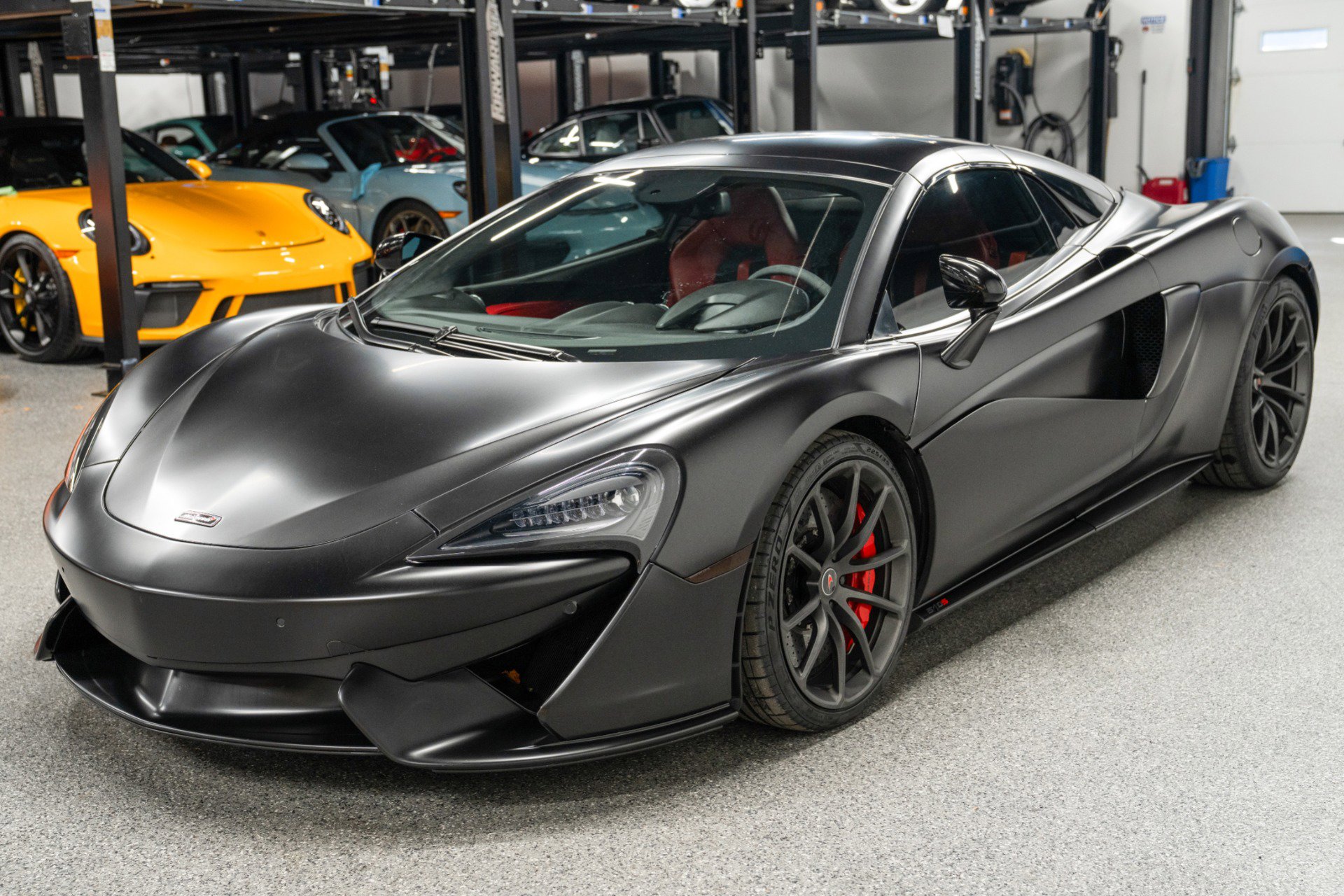 Used 2018 McLaren 570S Spider image 34