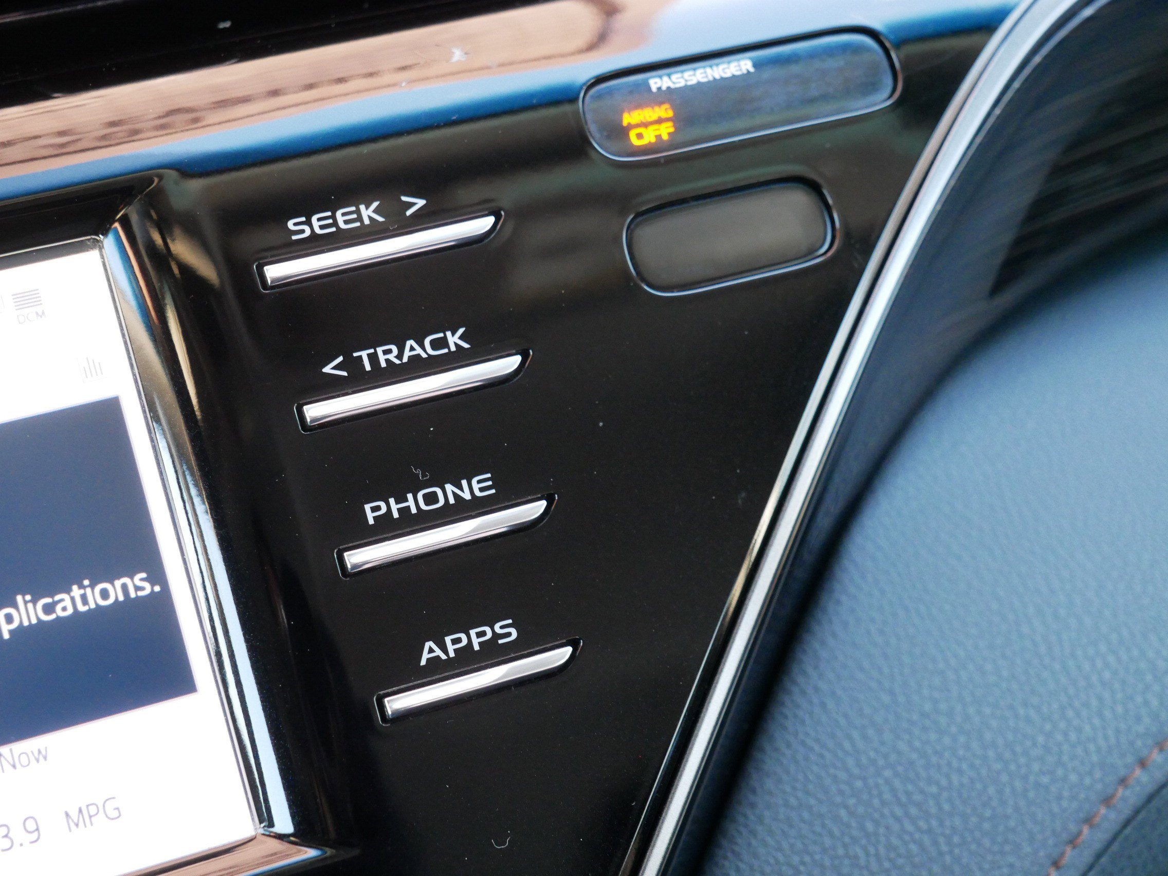 Used 2020 Toyota Camry LE image 34