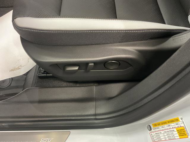 New 2026 Buick Envision Sport Touring AWD/4WD image 14