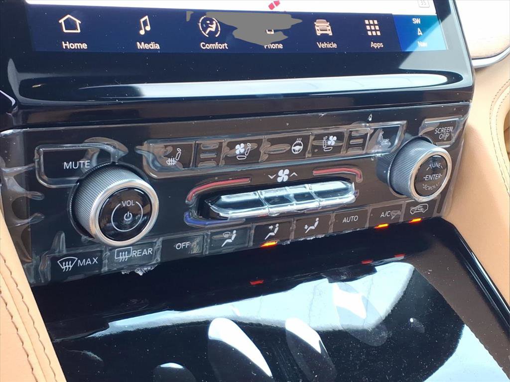 New 2025 Jeep Grand Cherokee Summit image 10