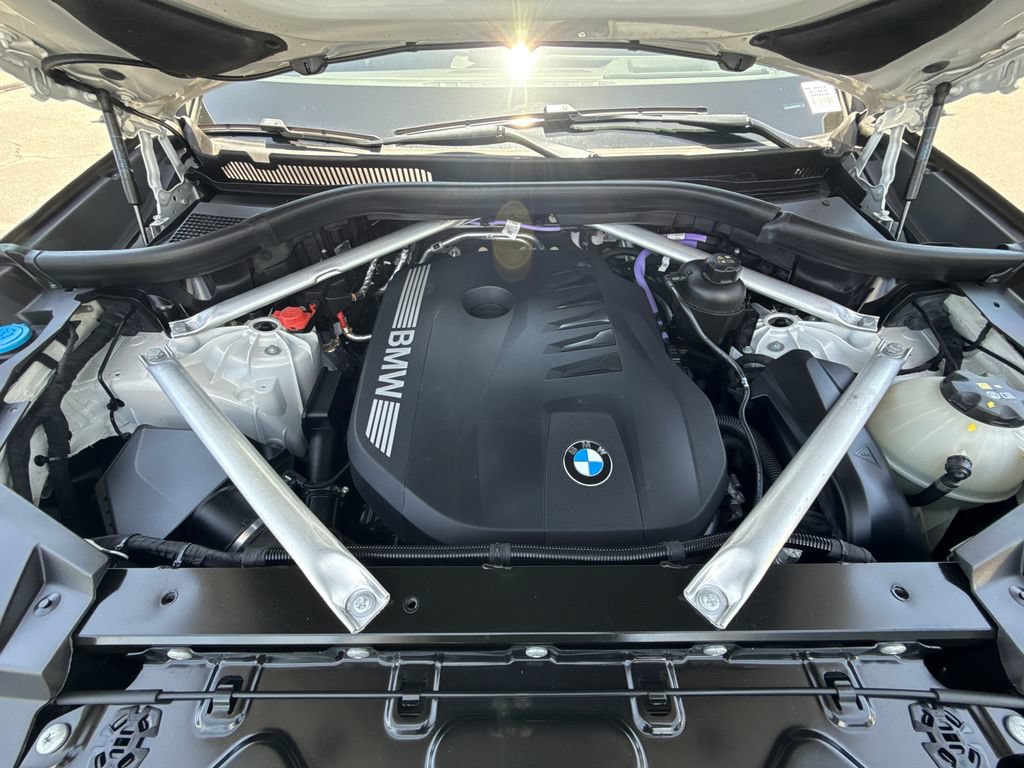 Certified 2024 BMW X5 xDrive40i w/ Premium Package AWD/4WD image 8