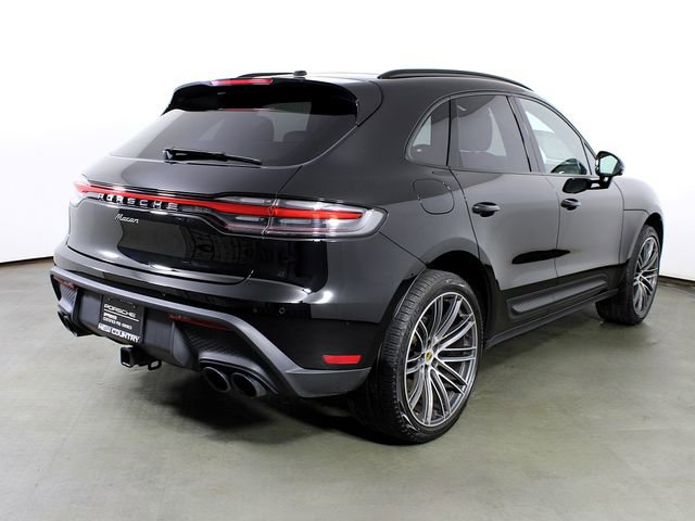 Certified 2024 Porsche Macan image 7
