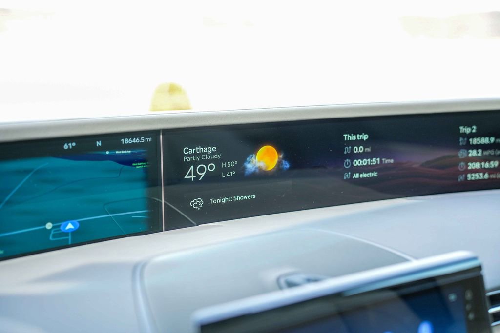 Used 2024 Lincoln Nautilus Reserve w/ Equipment Group 202A image 32