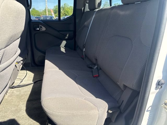Used 2017 Nissan Frontier SV w/ SV Value Truck Package AWD/4WD image 11