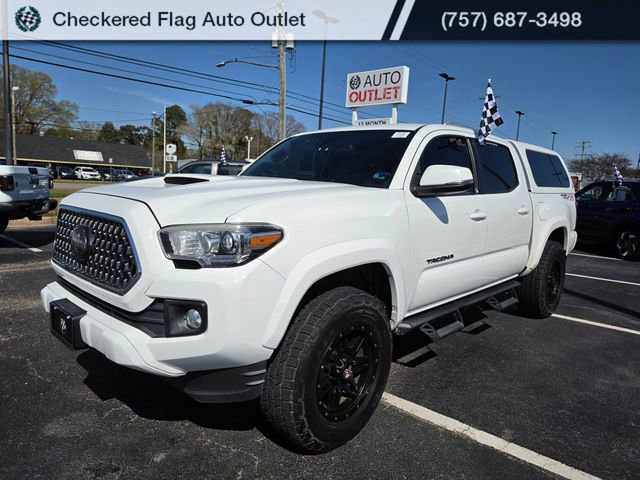 Used 2018 Toyota Tacoma TRD Sport image 1