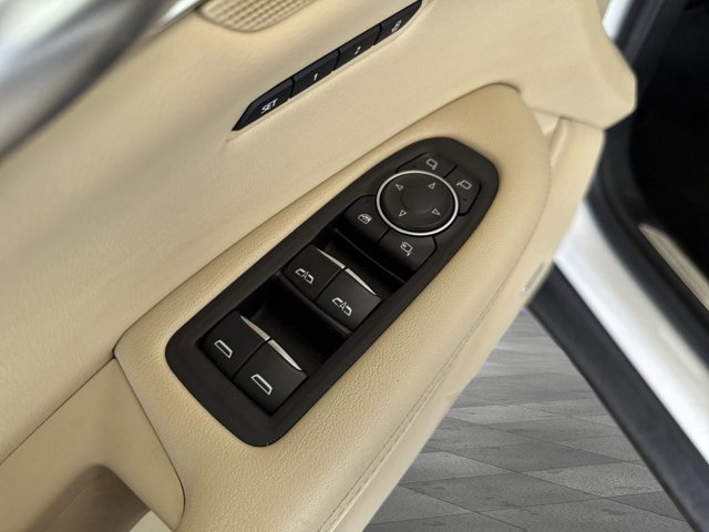 Used 2019 Cadillac XT5 Premium Luxury AWD/4WD image 9