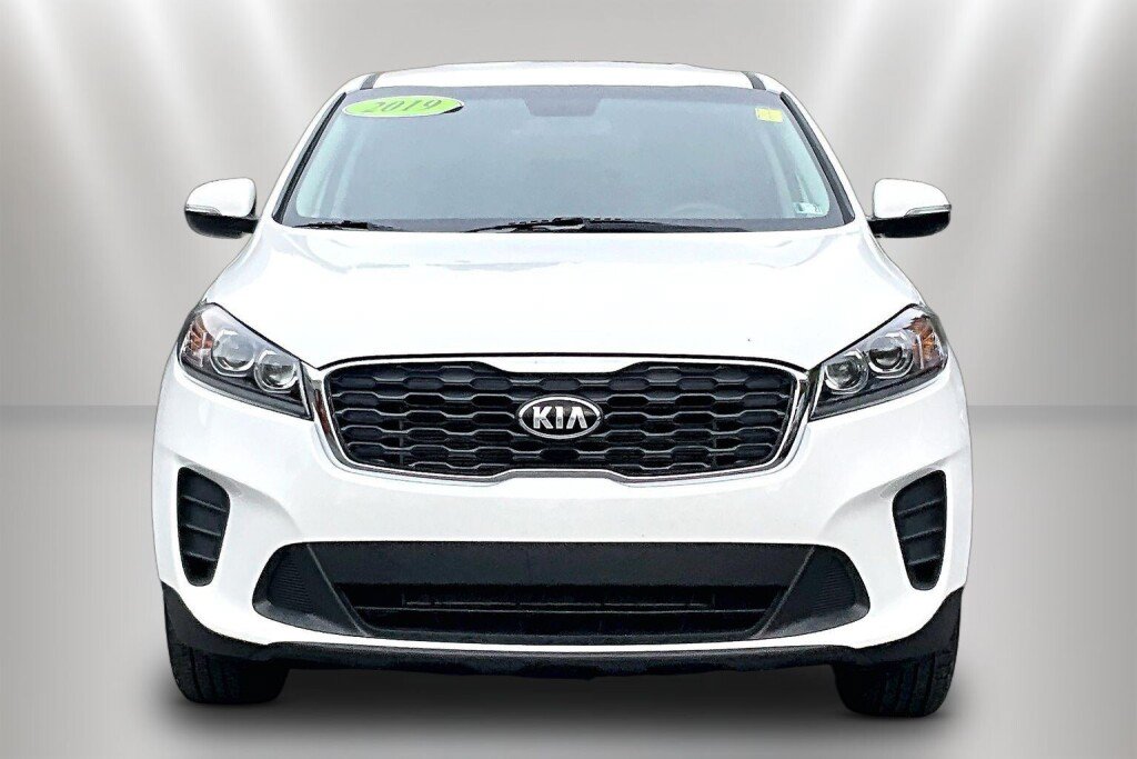 Used 2019 Kia Sorento AWD image 2