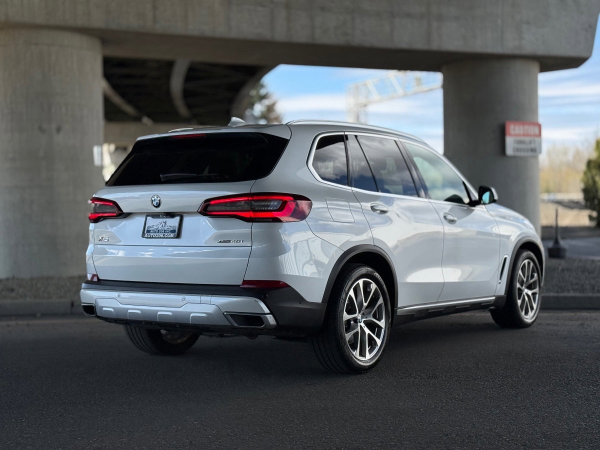 Used 2022 BMW X5 xDrive40i image 3