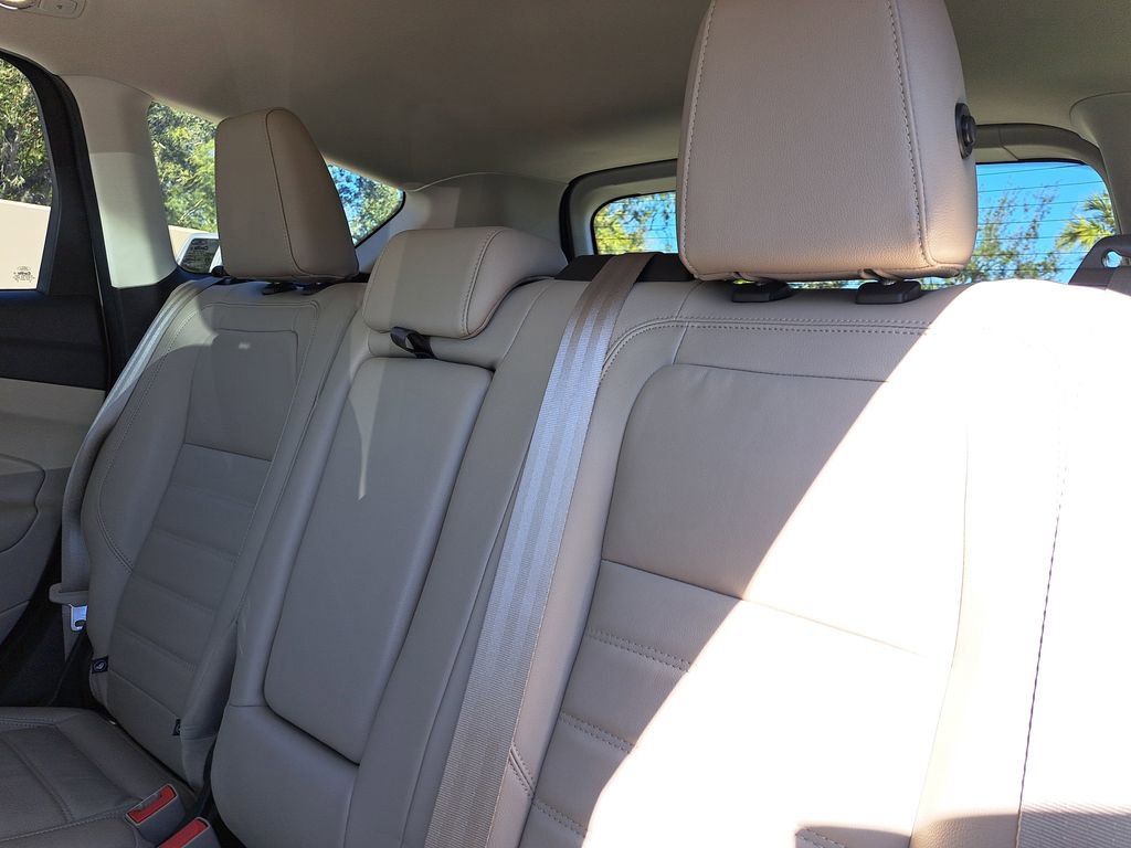 Used 2018 Ford Escape Titanium w/ Ford Safe & Smart Package image 9