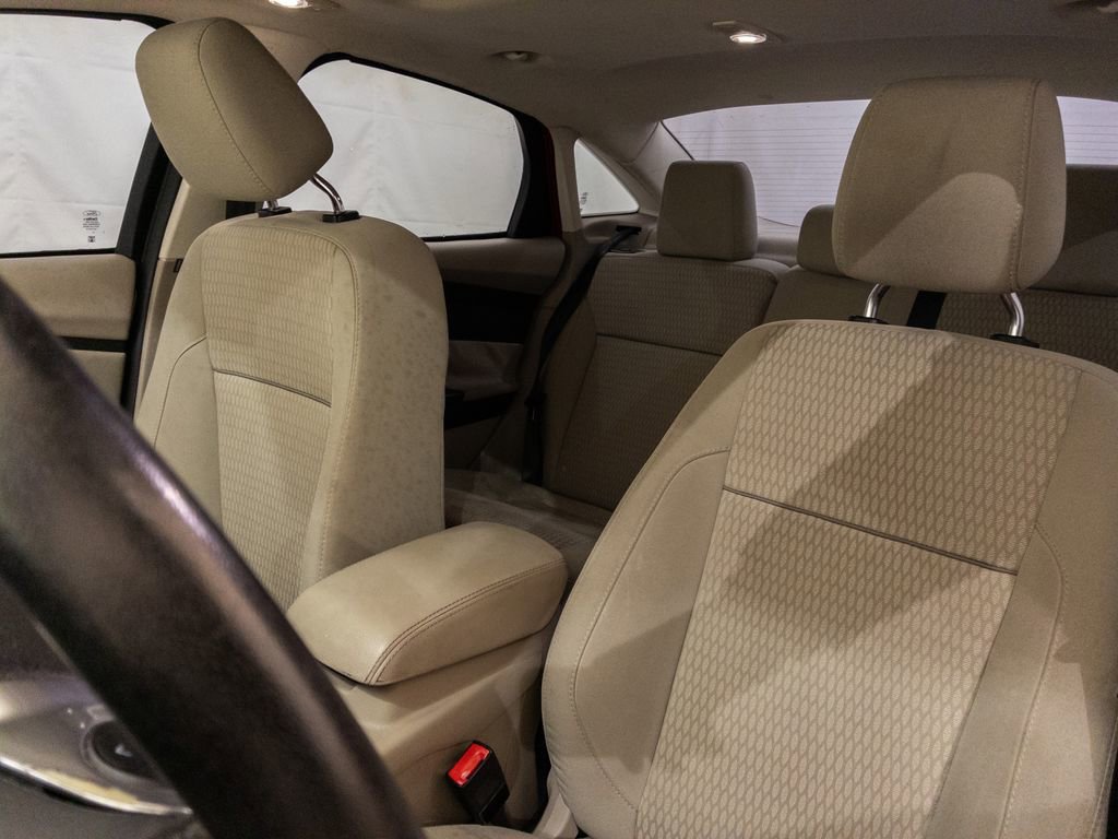 Used 2012 Ford Focus SEL image 10
