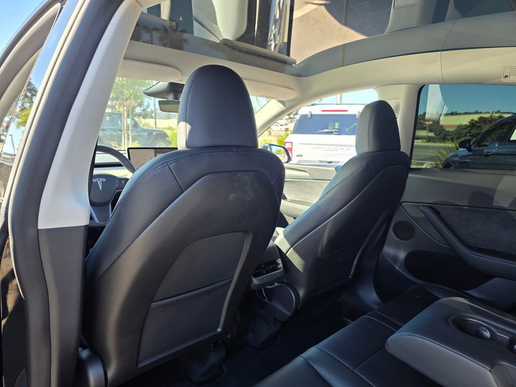 Used 2025 Tesla Model Y Performance image 19