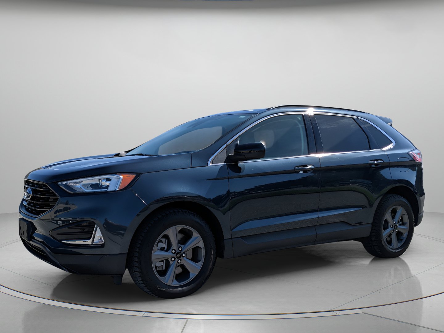 Used 2022 Ford Edge SEL w/ Sport Appearance Package AWD/4WD image 2