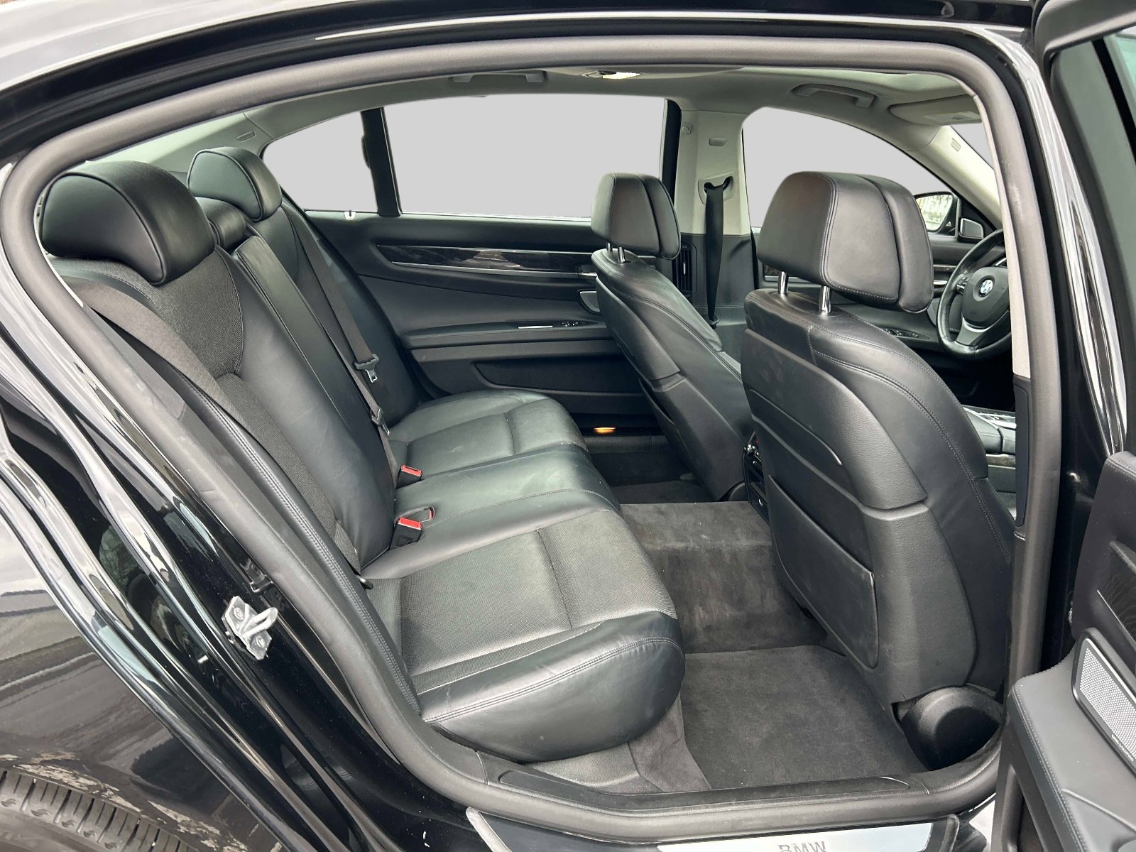 Used 2014 BMW 750Li xDrive AWD/4WD image 14