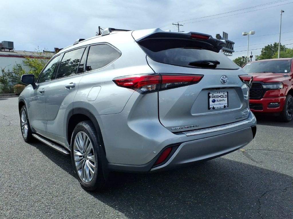 Used 2023 Toyota Highlander Platinum AWD/4WD image 22