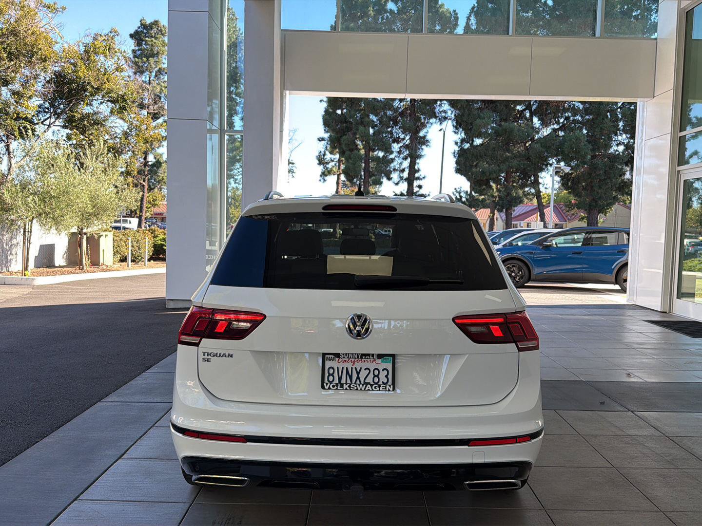 Certified 2021 Volkswagen Tiguan SE R-Line FWD image 4