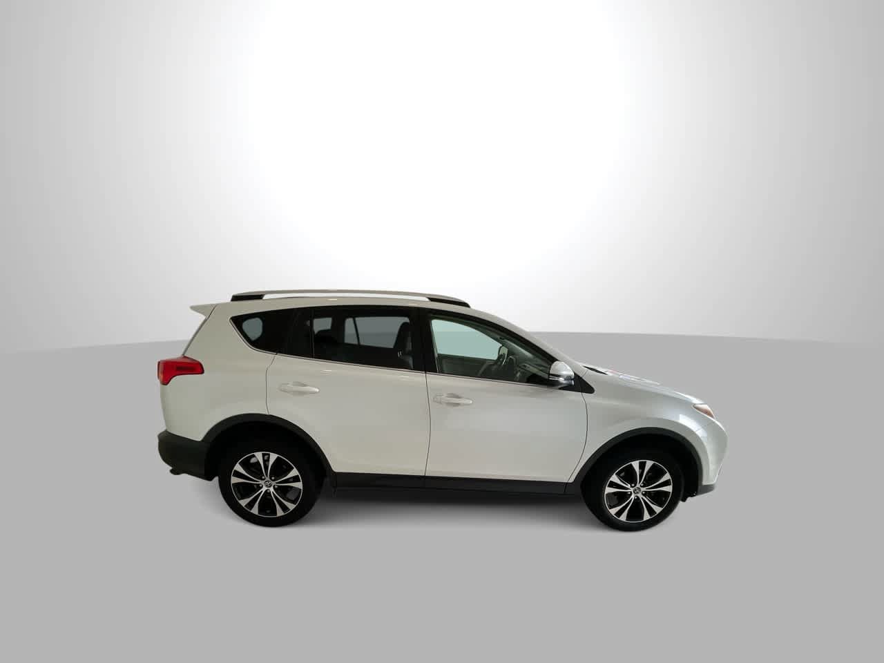 Used 2015 Toyota RAV4 Limited AWD/4WD image 9