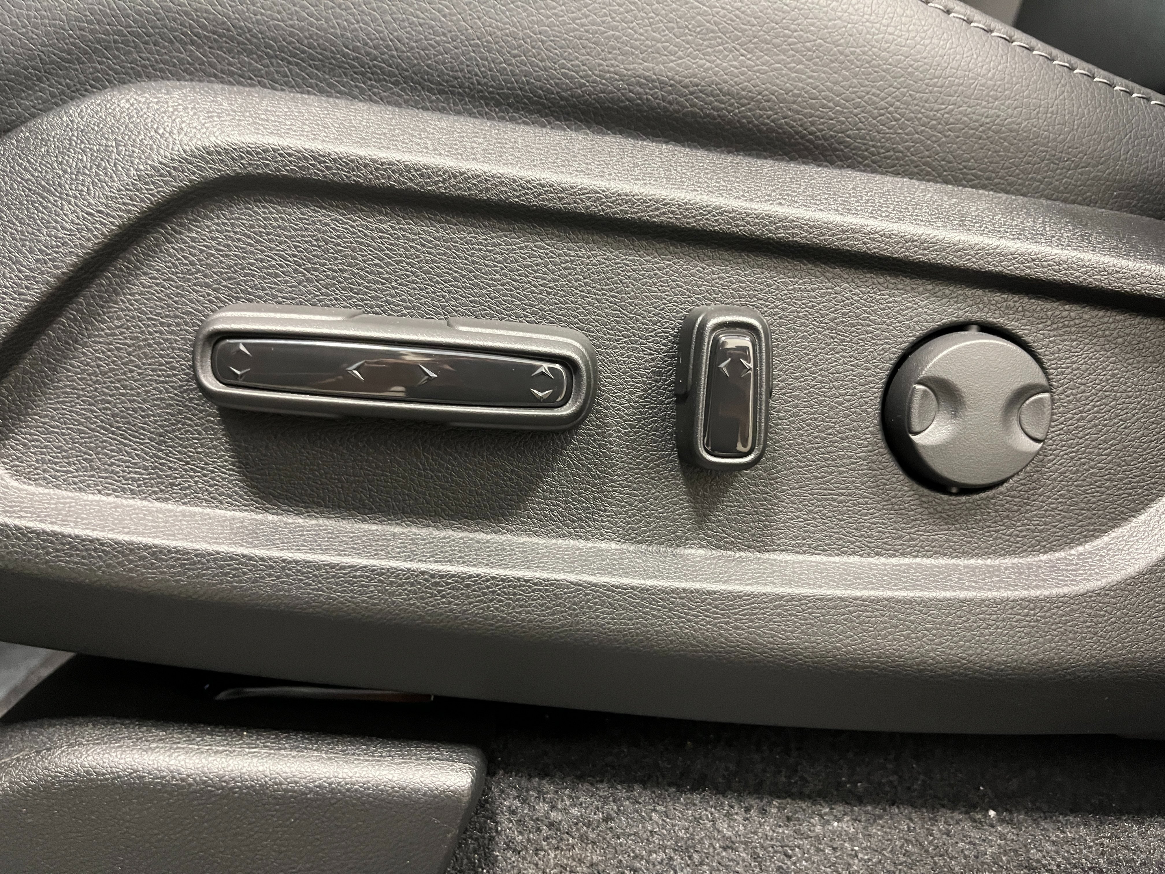 New 2025 Honda Pilot Touring image 11