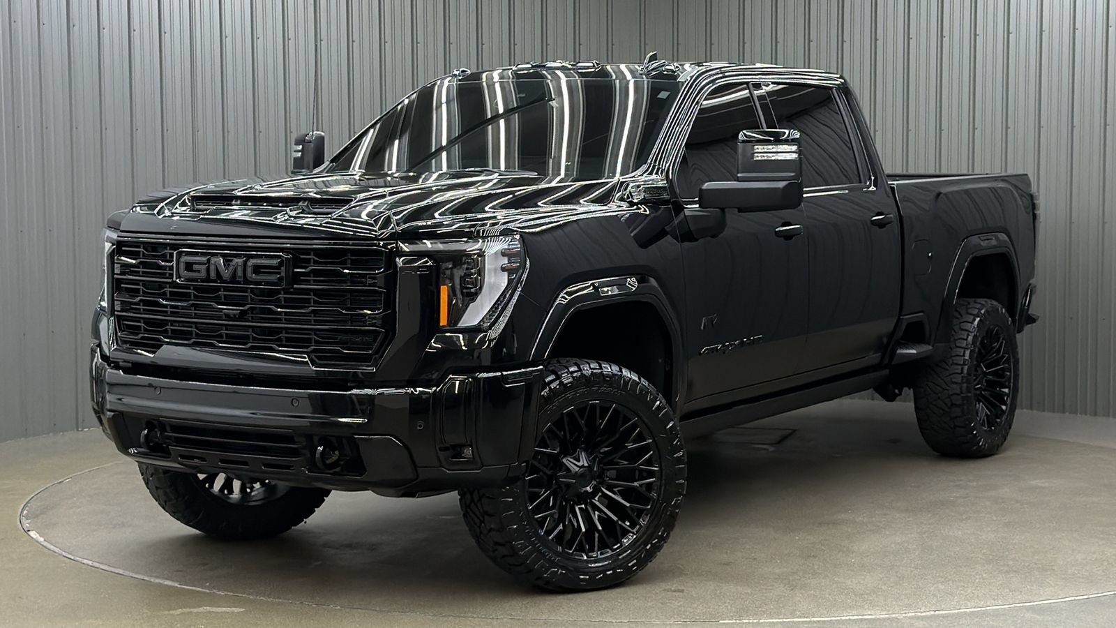 Used 2026 GMC Sierra 2500 AT4X w/ LPO, Black Badging Package AWD/4WD video 1