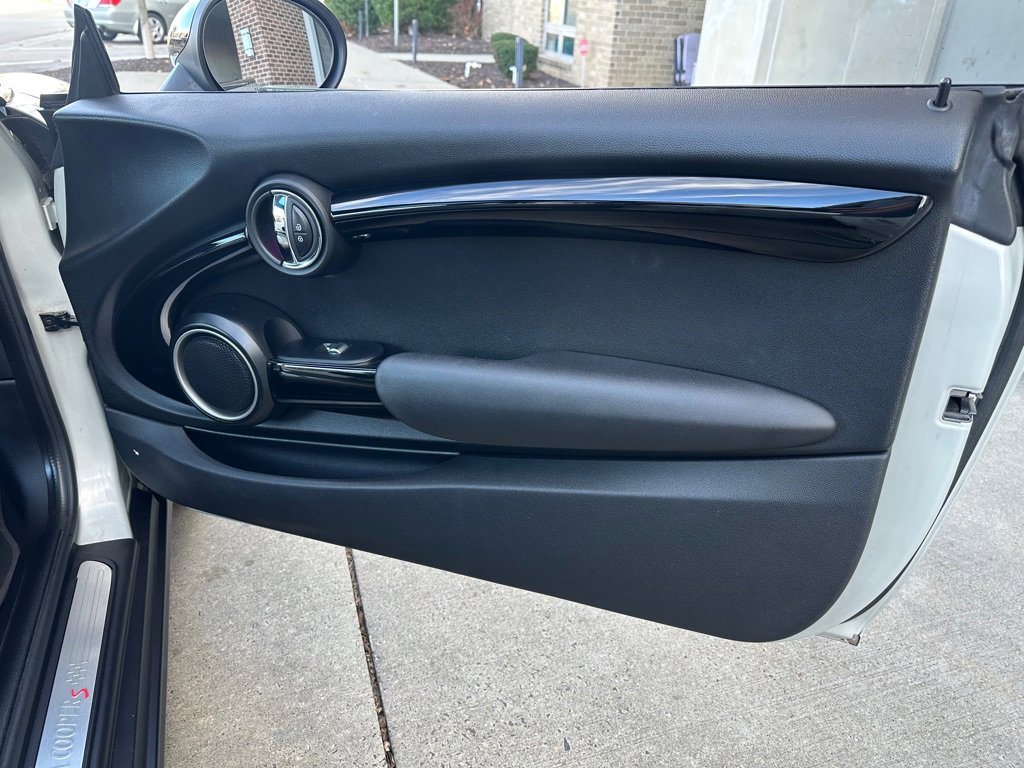 Used 2015 MINI Cooper S image 23