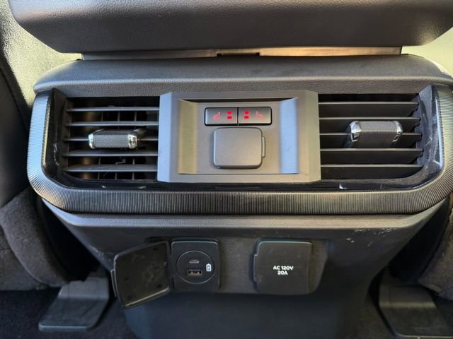 Used 2022 Ford F150 Lightning Platinum image 22