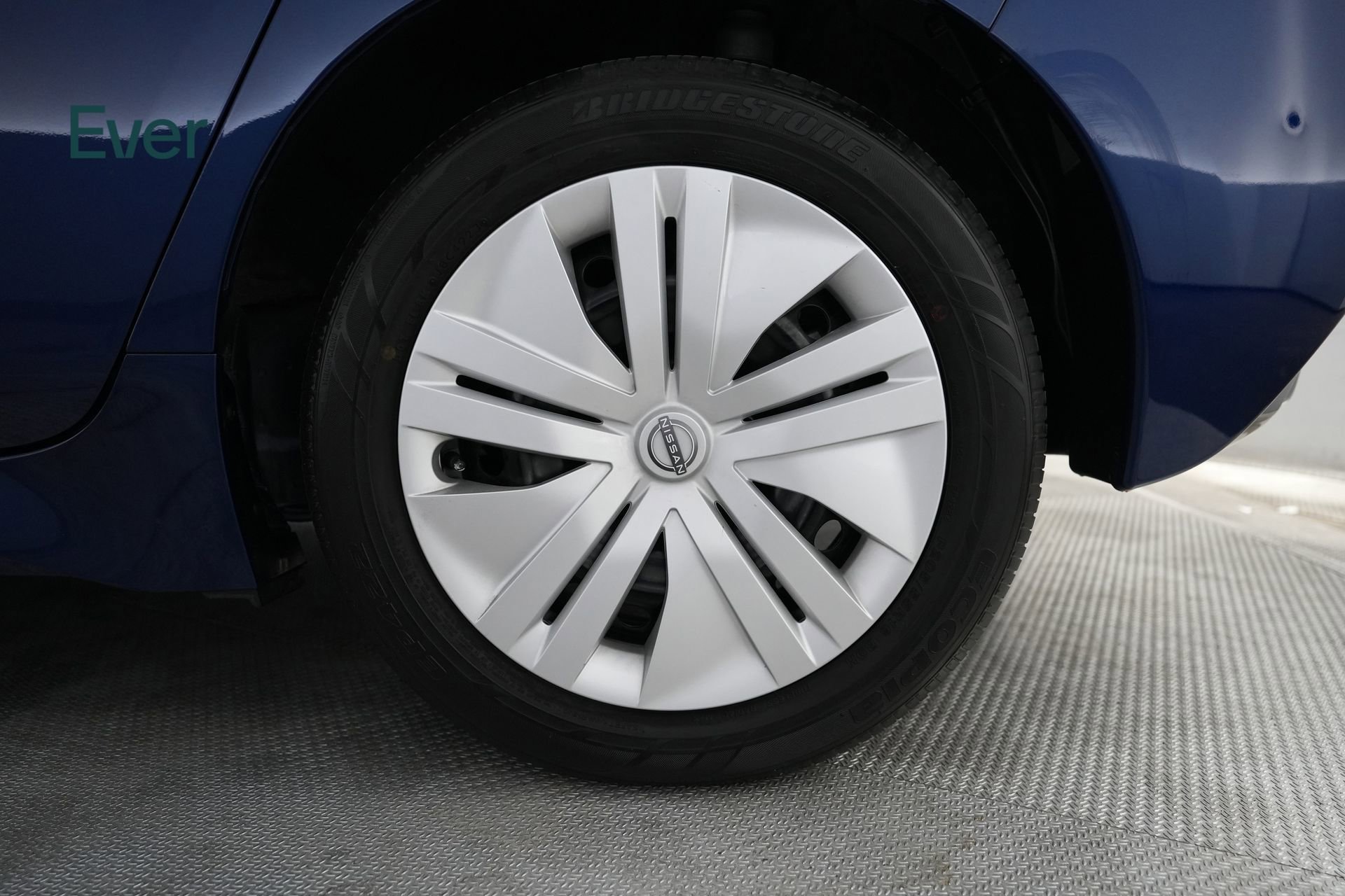 Used 2025 Nissan Leaf S FWD image 9
