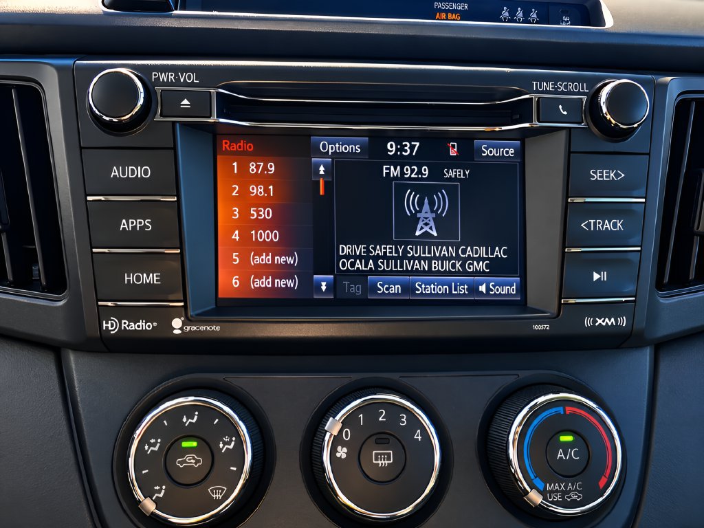 Used 2018 Toyota RAV4 LE FWD image 16