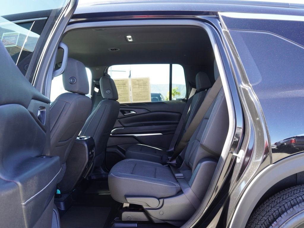 Used 2025 Chevrolet Traverse LT w/ Driver Confidence Package image 20