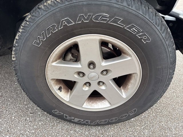 Used 2013 Jeep Wrangler Unlimited Sport image 3