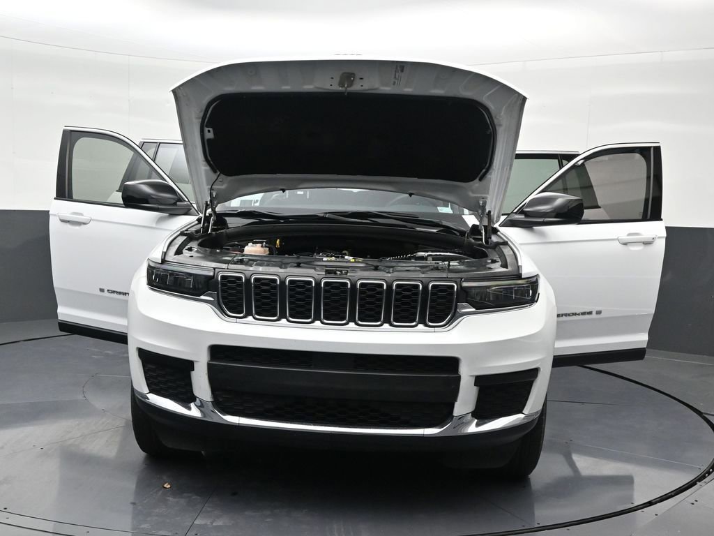 Used 2023 Jeep Grand Cherokee L Laredo image 38