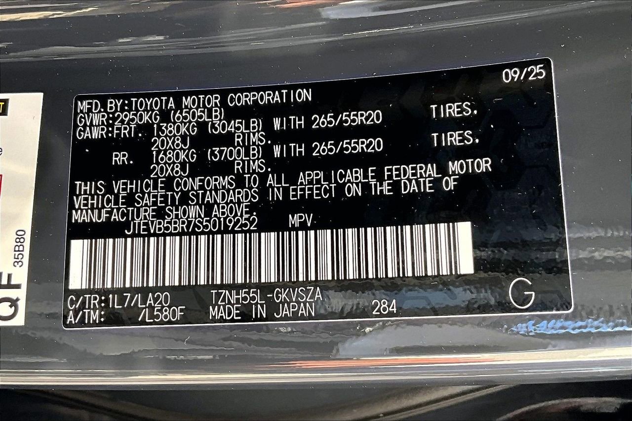 Used 2025 Toyota 4Runner Limited image 16