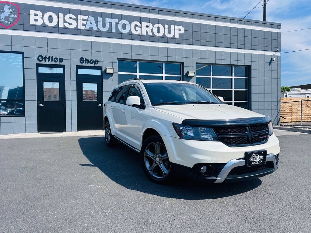 Used 2017 Dodge Journey Crossroad AWD/4WD image 1
