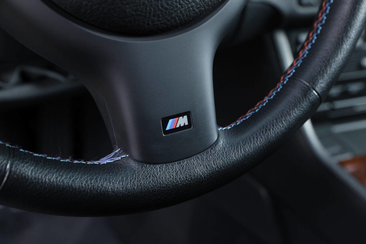 Used 2002 BMW M5 image 71