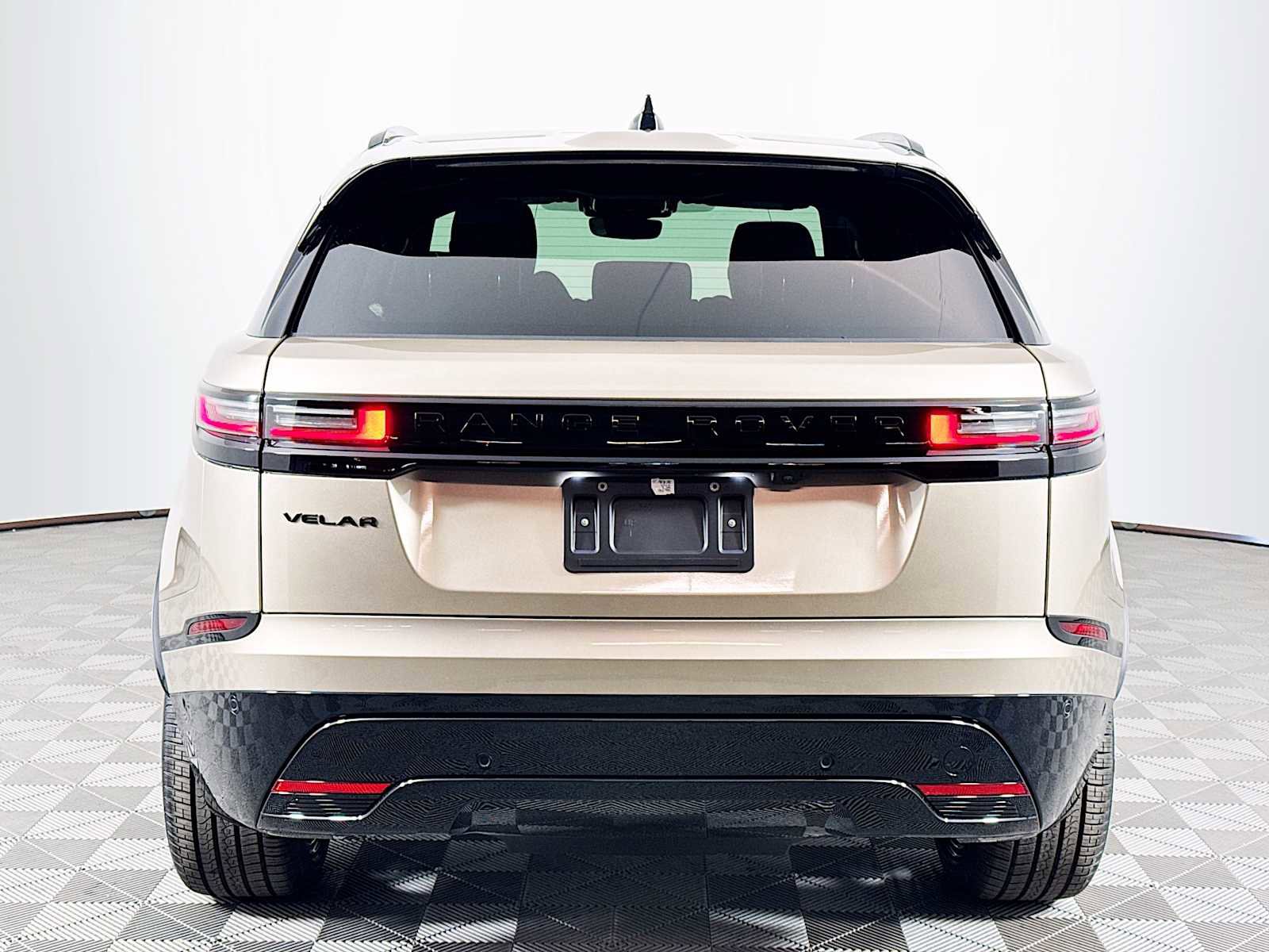 New 2026 Land Rover Range Rover Velar Dynamic SE image 5