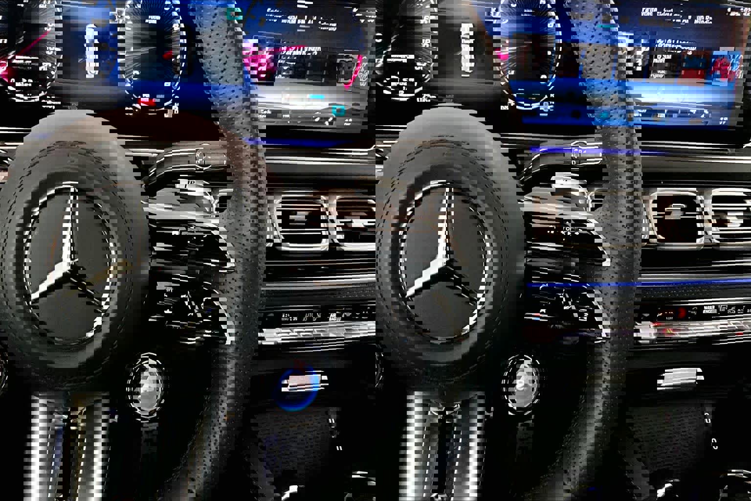 Used 2025 Mercedes-Benz GLS 63 AMG 4MATIC image 25