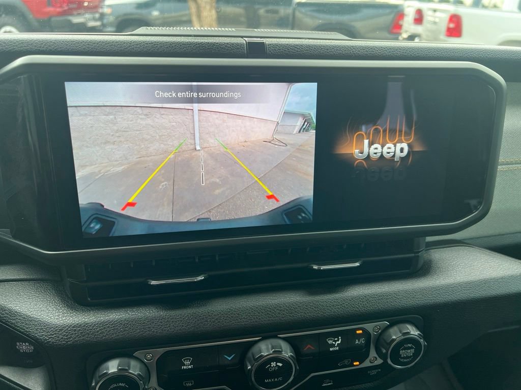 Certified 2024 Jeep Gladiator Sport AWD/4WD image 37