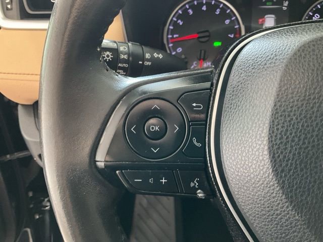 Used 2019 Toyota RAV4 XLE Premium image 11
