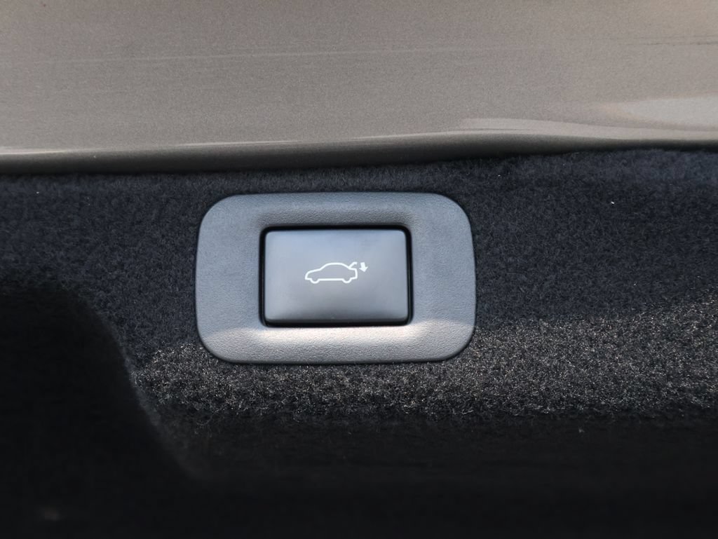 Used 2022 Lexus LS 500 AWD w/ Luxury Package image 17