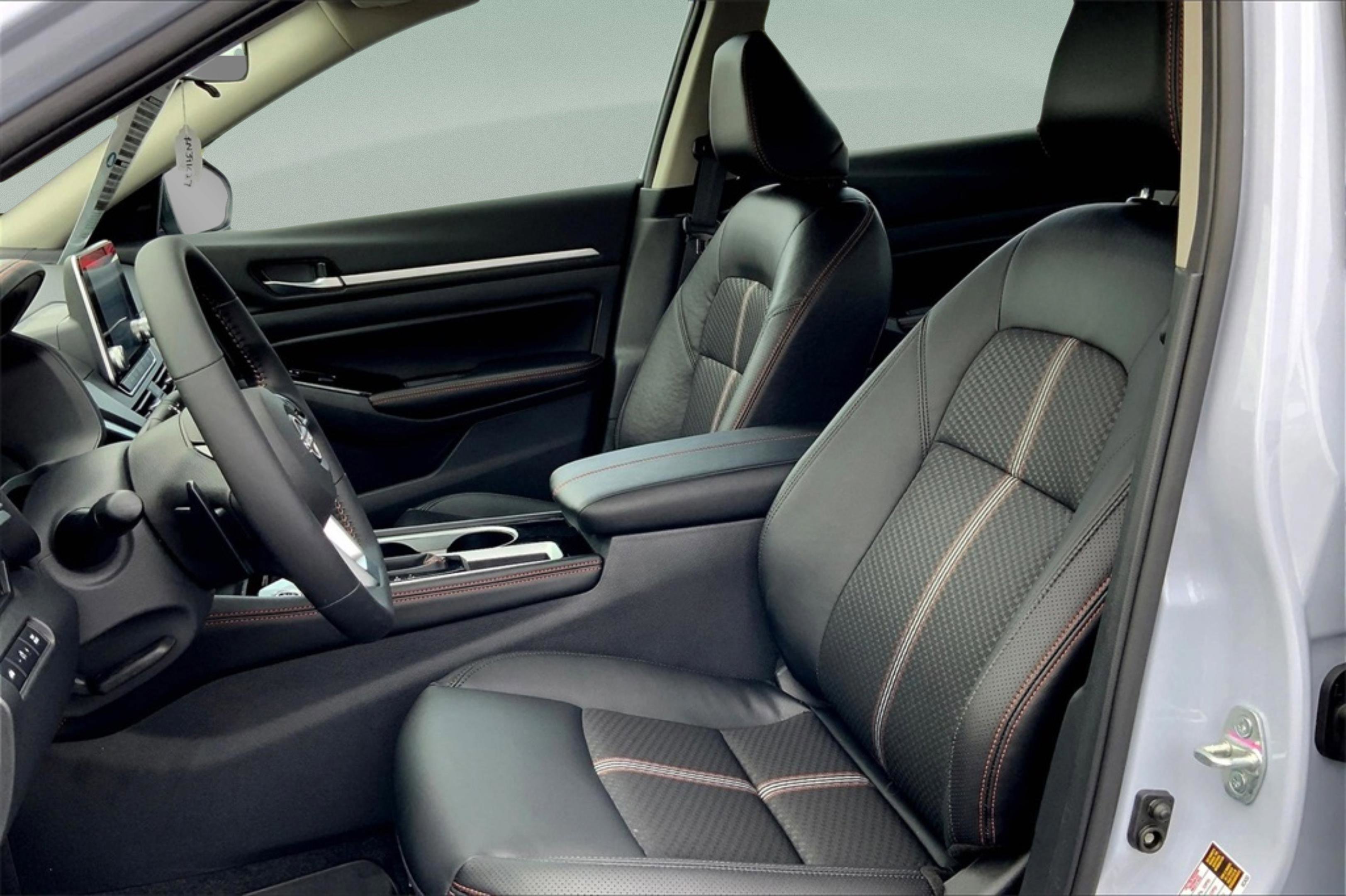 New 2025 Nissan Altima 2.5 SR image 10