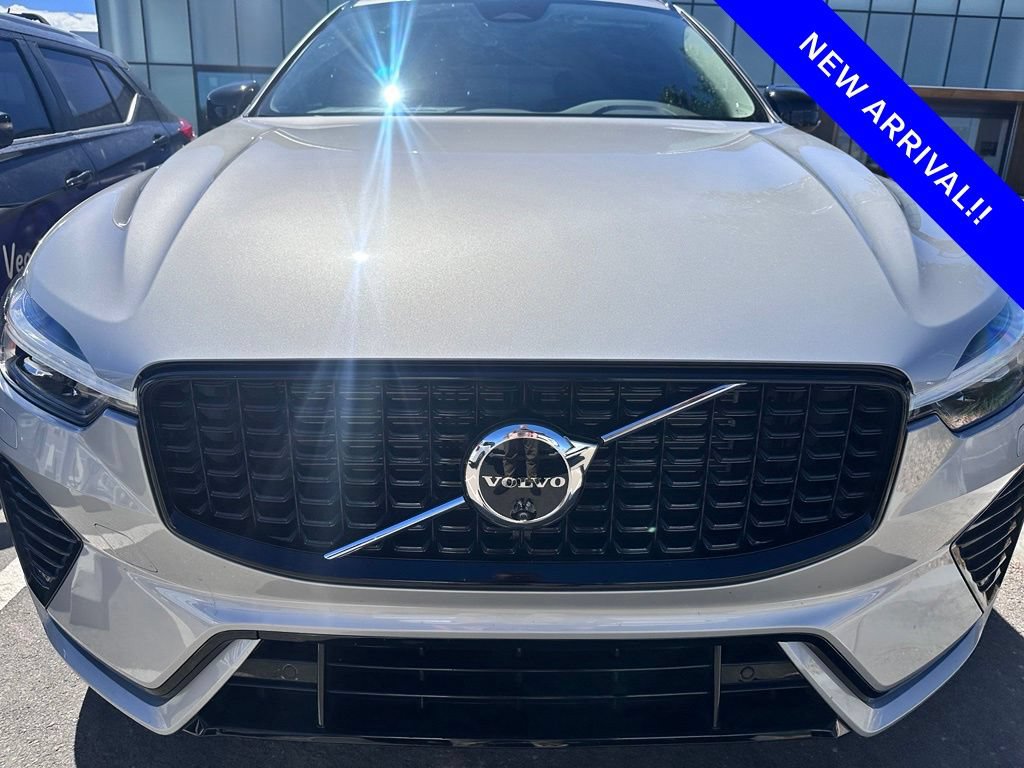 Used 2024 Volvo XC60 T8 Plus AWD/4WD image 2