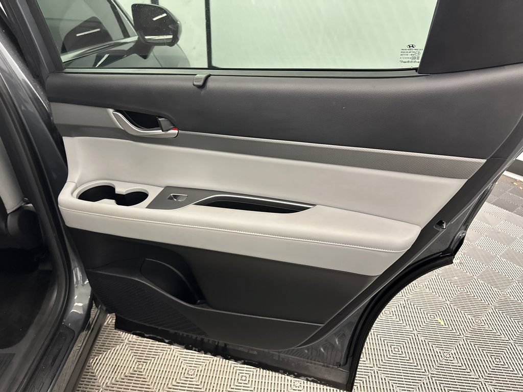 Used 2025 Hyundai Palisade SEL FWD image 18