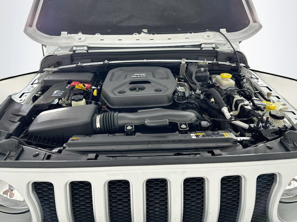 Used 2022 Jeep Wrangler Unlimited Sahara w/ Cold Weather Group AWD/4WD image 31