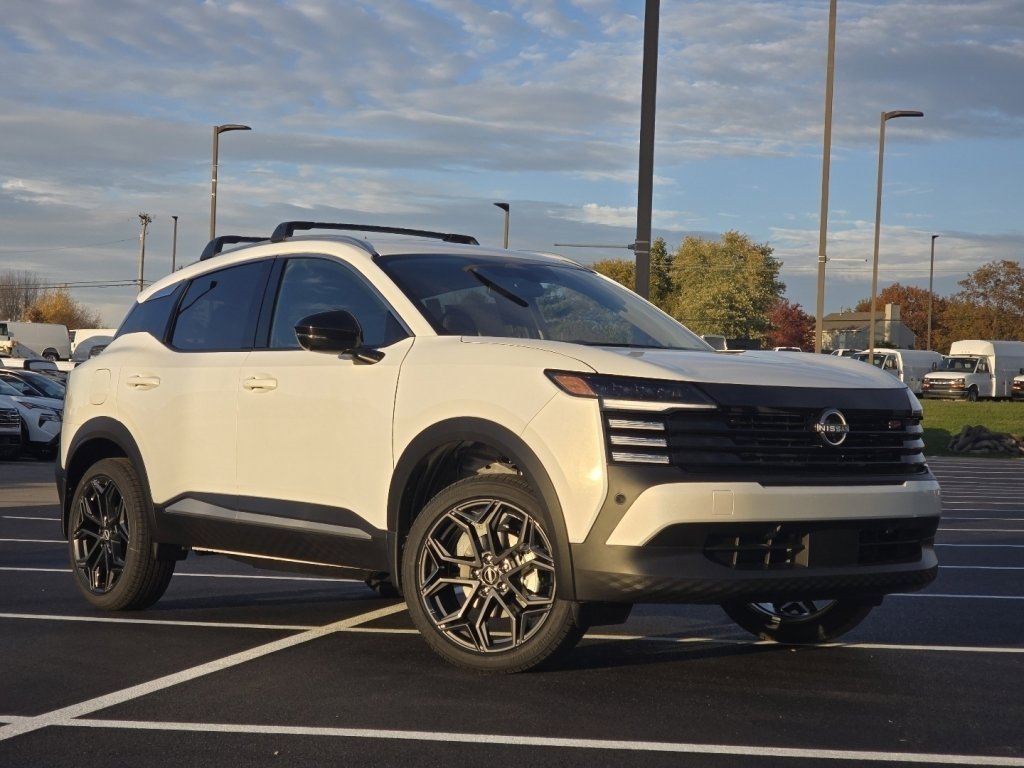 New 2026 Nissan Kicks SR w/ Cold Weather Package