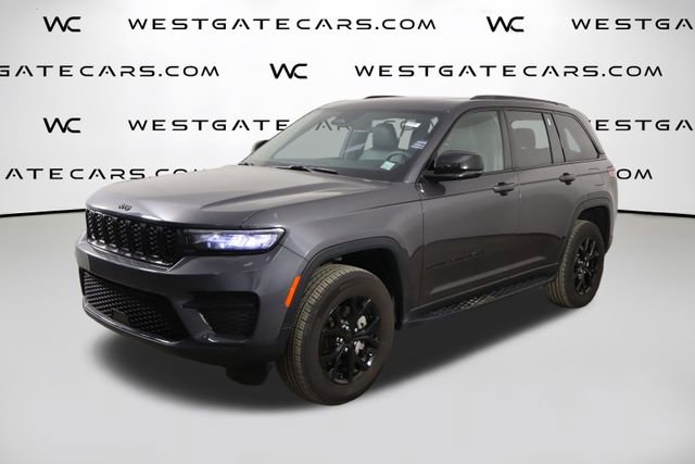 Used 2024 Jeep Grand Cherokee Altitude RWD image 1