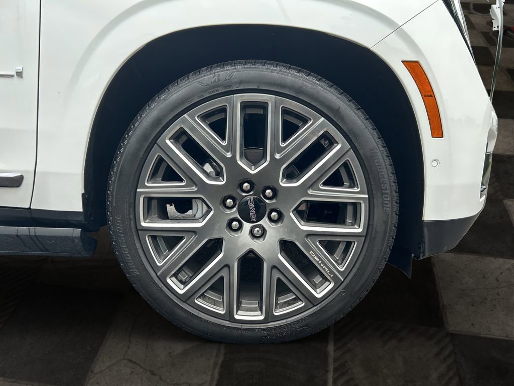 Used 2026 GMC Yukon Denali Ultimate AWD/4WD image 10