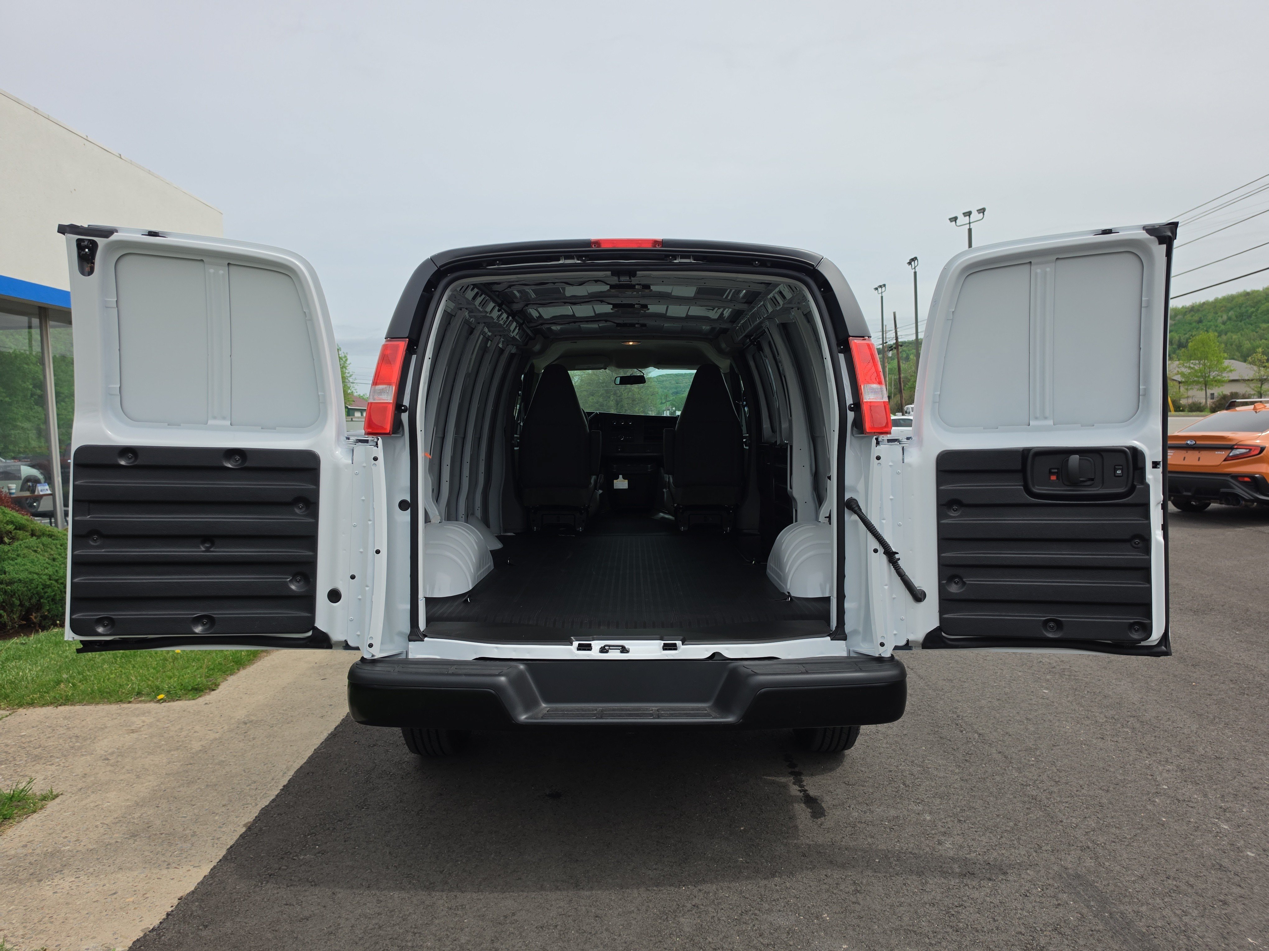 New 2026 Chevrolet Express 3500 RWD image 5