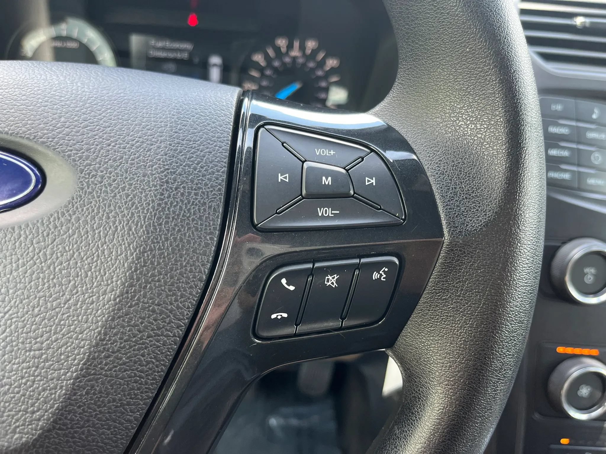 Used 2018 Ford Explorer FWD image 16