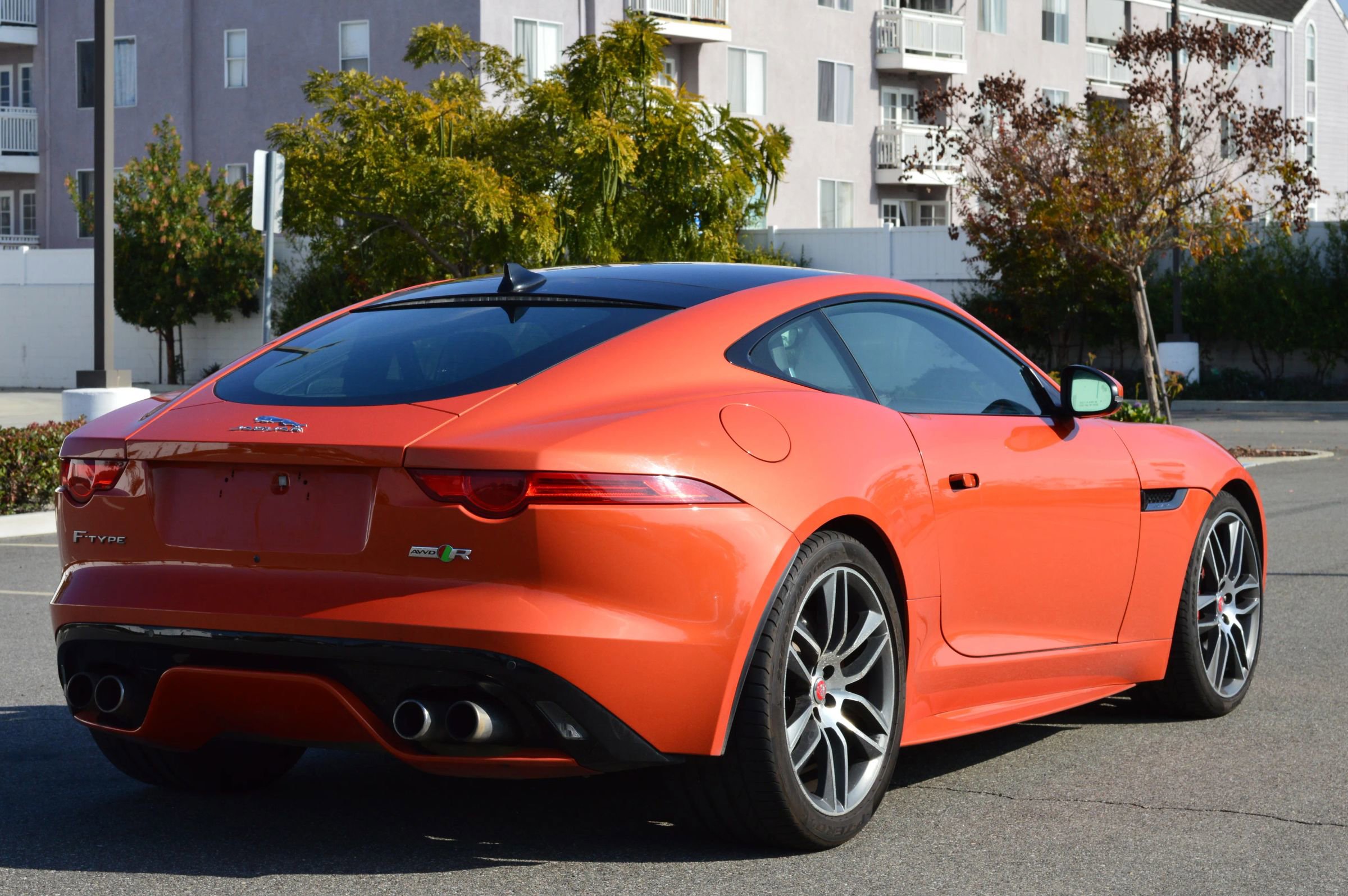 Used 2016 Jaguar F-TYPE R image 7